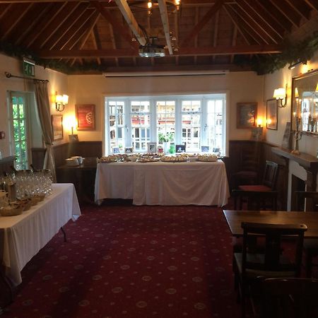 The Wheatsheaf Inn Cuckfield Bagian luar foto