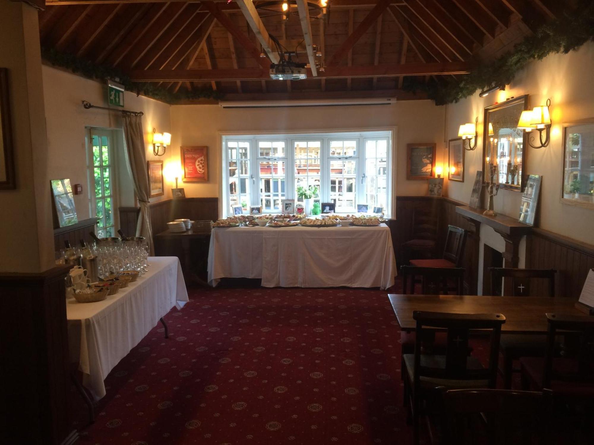 The Wheatsheaf Inn Cuckfield Bagian luar foto