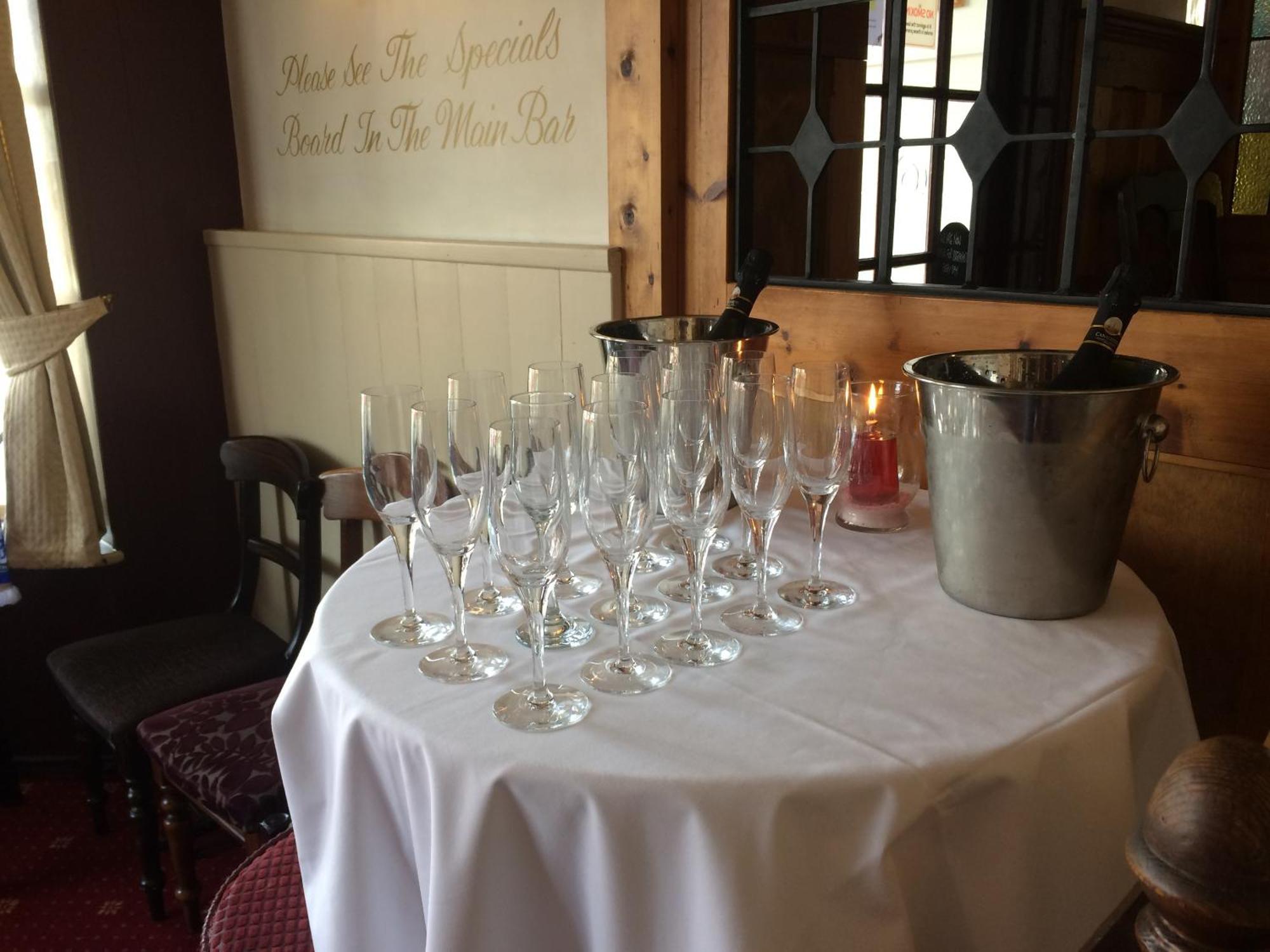 The Wheatsheaf Inn Cuckfield Bagian luar foto