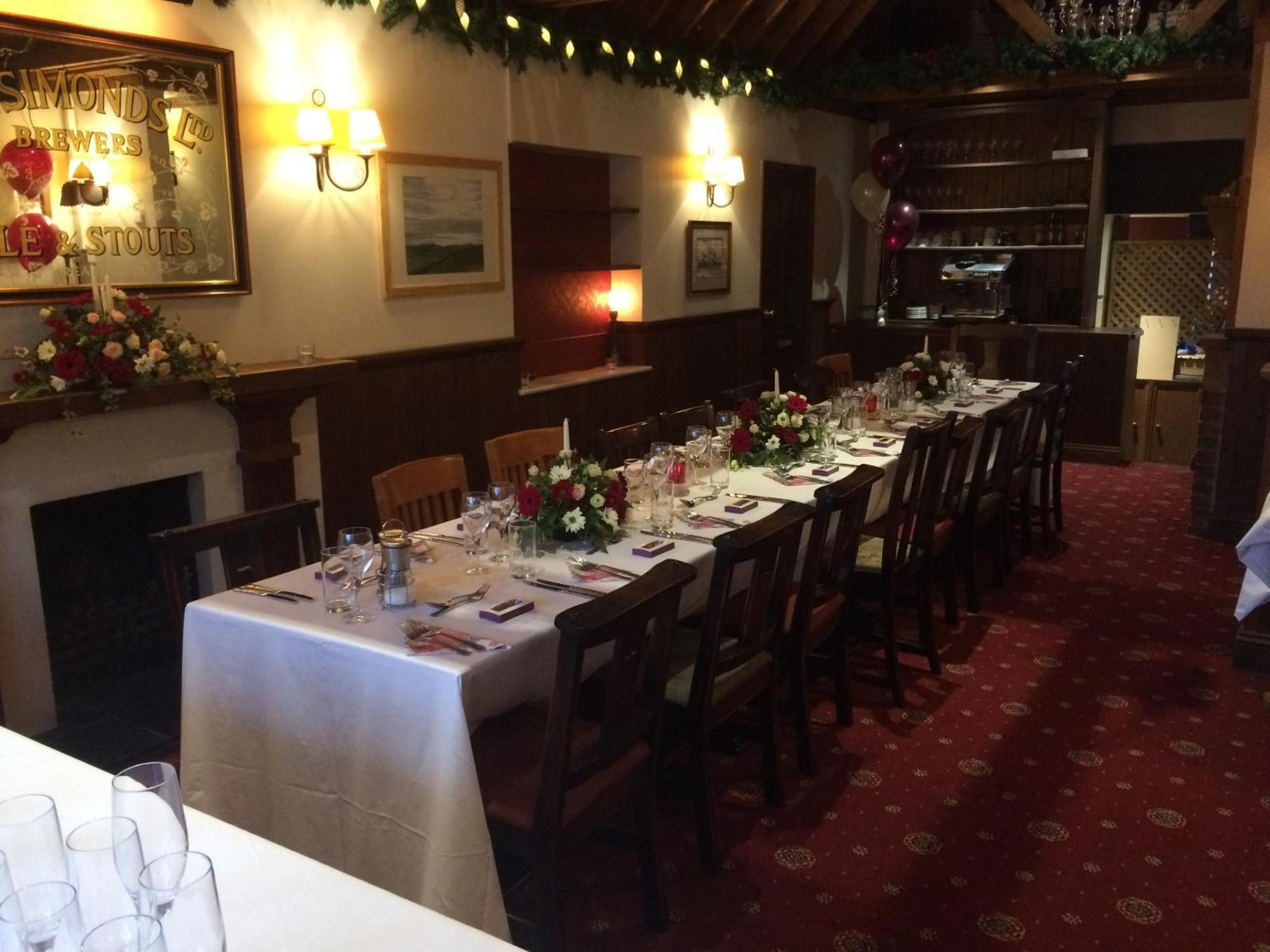 The Wheatsheaf Inn Cuckfield Bagian luar foto
