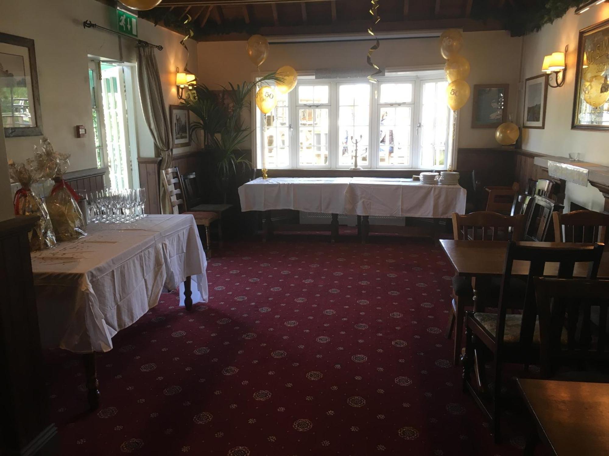 The Wheatsheaf Inn Cuckfield Bagian luar foto